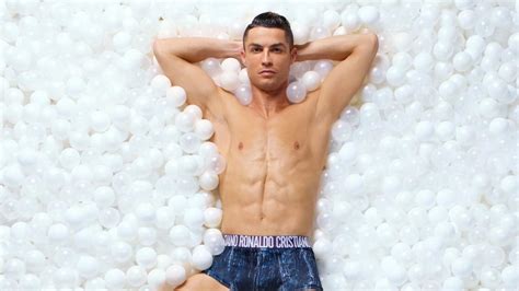 naked ronaldo|CRISTIANO RON4LDO SEXTAPE